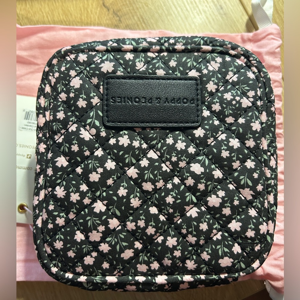 Poppy + Peonies QUILTED TECHED OUT CASE BLACK FLORAL - Picture 2 of 9